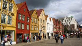 Un español alucina al llegar a Noruega con cómo tratan allí los clientes a los camareros: luego lo entendió