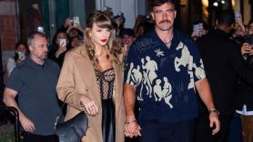 Travis Kelce deja ver el fondo de pantalla de su móvil y las fans de Taylor Swift no dejan que este detalle pase desapercibido