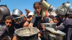 Israel anuncia que reanudará el lanzamiento de ayuda humanitaria por aire en Gaza