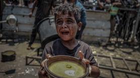 El Gobierno de Gaza alerta de que 40.000 bebés y 60.000 niños pueden morir "en cuestión de días" por el desabastecimiento