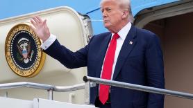 Trump ve un "50 % de probabilidad" de alcanzar un acuerdo arancelario con la UE, pero para ello pide equidad