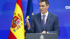 Pedro Sánchez y el posible significado de su inseparable pulsera roja