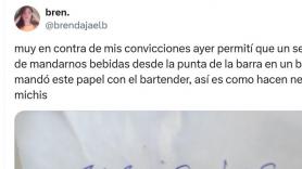 Envía una nota a través del camarero para ligar en un bar y el mensaje es cuanto menos sorprendente