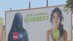 El cartel polémico de Vox que obliga al Ayuntamiento de El Ejido (Almería) a taparlo con una lona