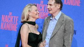 Las tiernas palabras de Pamela Anderson hacia Liam Neeson: "A veces se comporta como un niño bobalicón"