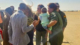 Llegan a España otros 13 menores y un adulto palestinos para recibir atención médica: "Nuestro país hace lo que debe"
