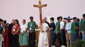 El papa se da un baño de masas en Roma ante cientos de miles de jóvenes: "La amistad puede cambiar el mundo"