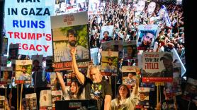 Los familiares de los rehenes organizan un "campamento de protesta" con alambre de espino en Tel Aviv