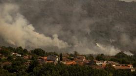 El incendio de Vilardevós (Ourense) calcina 570 hectáreas y la Xunta mantiene el nivel 2 de emergencia