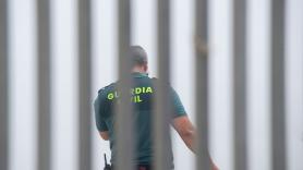 Encuentran el cadáver de un hombre degollado en un piso y detienen a su propietario