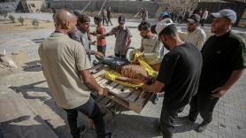 El Gobierno de Gaza señala a Israel por la muerte de 20 personas tras volcar un camión con ayuda humanitaria