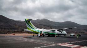 En Reino Unido destacan la audacia del piloto para aterrizar en el aeropuerto español con una de las pistas más cortas del mundo