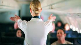 Una azafata revela a quién llamarán por su nombre al subir al avión y a quién le pueden subir a un asiento business gratis