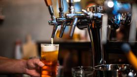 Un economista pide una caña en un bar de Madrid y lo que le ocurre le provoca una reflexión: la conclusión, demoledora