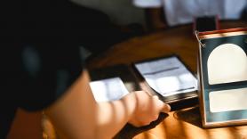 Le llega la cuenta del restaurante y la sorpresa que se lleva es de órdago: no se había visto antes