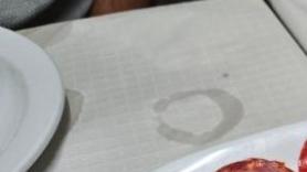 Piden en un bar un plato de entremeses y lo que les sirven hace que lo devuelvan al momento
