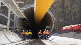 Cavan un túnel de 15 kilómetros, topan con algo inesperado en las profundidades y los científicos detienen su plan