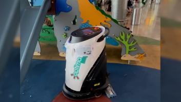 La máquina de la limpieza se topa con un obstáculo infranqueable y sorprende a todos con lo que dice
