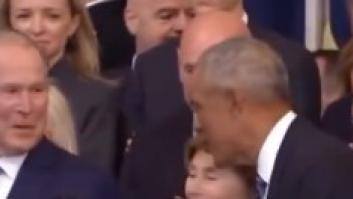 Una lectora de labios cuenta la broma que le hace Obama a Bush en la toma de posesión de Trump