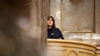 El Parlamento catalán acata a la Junta Electoral y retira el escaño a Laura Borràs