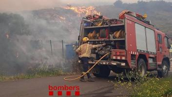 Los Bombers dan por estabilizado el incendio de Portbou (Girona) y prevén su control este lunes