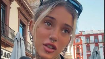 Va así vestida y tatuada y no la dejan entrar a la catedral de Sevilla