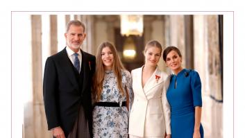 Los reyes felicitan la Navidad con una foto inédita de la jura de Leonor
