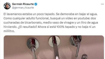 Intenta desatascar el lavabo con un truco de Youtube y así es como acaba su baño