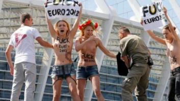 Tres activistas ucranianas, detenidas por protestar desnudas contra la prostitución en la Eurocopa (FOTOS)