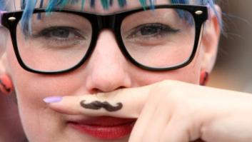 Olimpiadas 'hipsters': lanzamiento de gafa de pasta, relevos de confeti, lucha de pitillos... (FOTOS, VÍDEO)