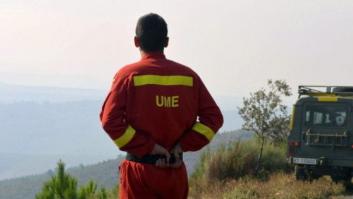 Un incendio fuera de control y activo en dos focos quema la Sierra de Gata en Cáceres