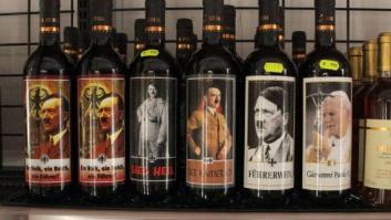 Botellas con la imagen de Hitler en un supermercado de Italia