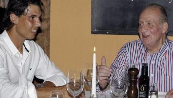 Rafa Nadal y sus amigos cenan con el rey en Calvià