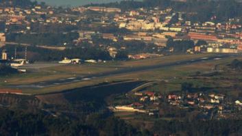 Un vuelo a Ámterdam vuelve a A Coruña tras hallarse un cuchillo en la mochila de un pasajero
