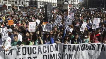 Miles de estudiantes piden la dimisión del "franquista" Wert