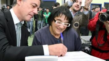 EL Parlamento Vasco aprueba adelantar la paga extra de funcionarios de junio de 2013 a enero