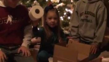 Olvida el carbón: las mejores bromas a niños de regalos navideños (VÍDEOS)