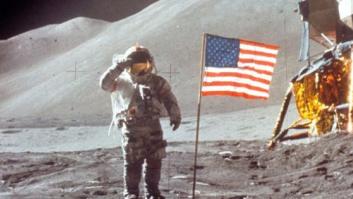 Las banderas de la misiones Apolo todavía están en la luna...excepto una