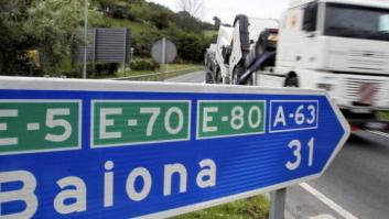 Bildu cambia las señales de 'Francia' por 'Baiona' en las carreteras de Gipuzkoa
