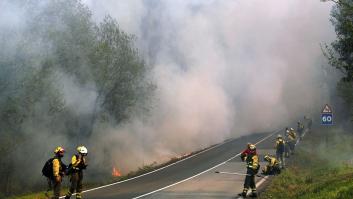 El fuego cerca el entorno de Rianxo (A Coruña) y quema 850 hectáreas de monte