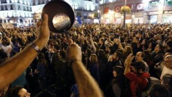 Miles de personas protestan en varias ciudades con caceroladas contra el pago de la deuda