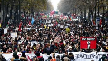 La huelga en Francia provoca por segundo día nuevos bloqueos en el transporte y obliga a cancelar 20 vuelos en España