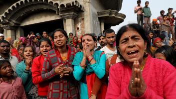 Un grupo de hombres quema viva a una mujer de 23 años en la India cuando iba a declarar en el juicio por su violación