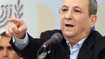 El ministro de Defensa israelí, Ehud Barak, anuncia que su retirada de la política