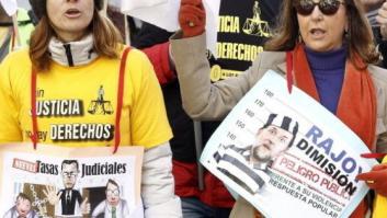 Centenares de personas marchan por Madrid contra "el deterioro de la Justicia" y las reformas de Gallardón