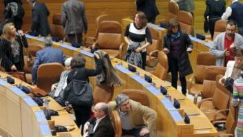 Suspendido el pleno del Parlamento de Galicia por el plante de la oposición y protestas del naval