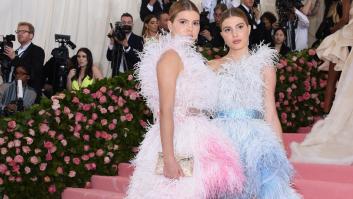 Las hijas de Julio Iglesias, Victoria y Cristina, debutan en el mundo de la moda en la Gala Met