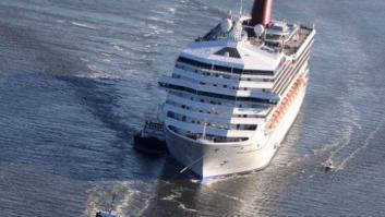 Todos los pasajeros del crucero 'Triumph' ya están en tierra tras cinco días a la deriva (FOTOS)