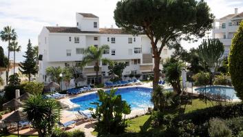 Un familiar de los tres muertos en una piscina en Mijas (Málaga) declara que ninguno sabía nadar