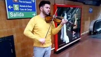 Daniel, el violinista del Metro de Madrid que arrasa en Twitter
